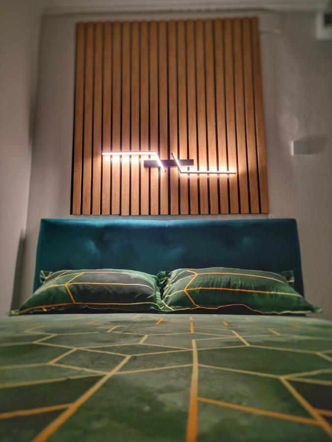 15. Little Studio Apartment Bukares Bagian luar foto