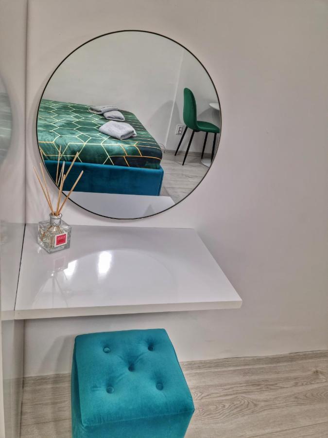 15. Little Studio Apartment Bukares Bagian luar foto